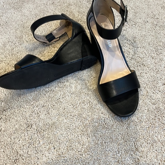 The Limited Black Heels - Picture 2 of 2